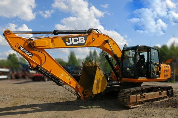 Фото Гусеничный экскаватор JCB JS 220 LC, 2012г