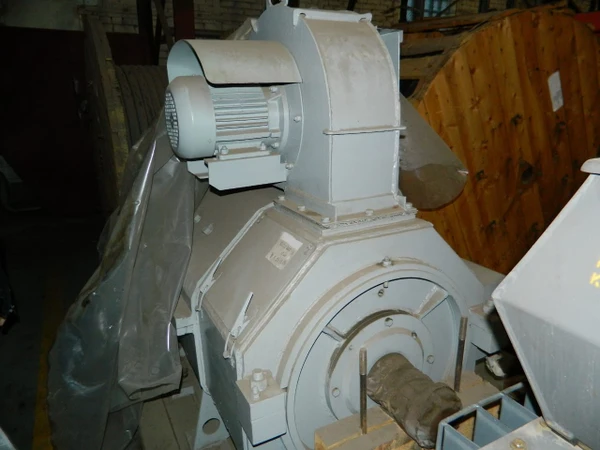 Фото двигатель постоянного тока ДПЭ-200-1/2