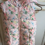 фото Утепленный жилет для девочки пр-во Россия