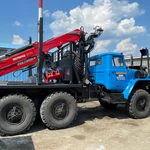 фото Лесовоз Урал 5557 с манипулятором Велмаш 10-74