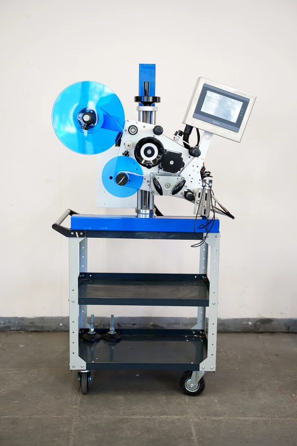 Фото Автоматическая этикетировочная машина ЭМ04.00