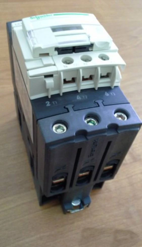 Фото Пускатель 65 ампер Schneider Electric LC1D65M7