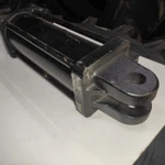 применяется на узле задней навески тракторов марки МТЗ и ЮТЗ. Гидроцилиндр навески мтз используется 