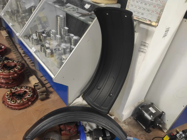 Крыло переднее правое МТЗ-82, 1с балочным мостом правое 80-8403041