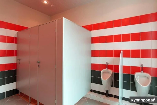 Фото Сантехнические перегородки (туалетные кабинки)