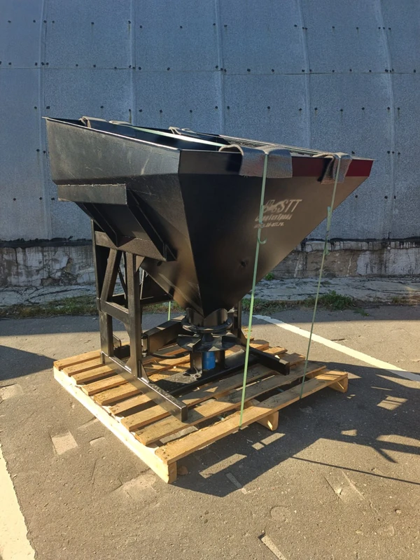 Фото РАЗБРАСЫВАТЕЛЬ ПРОТИВОГОЛОЛЕДНЫХ МАТЕРИАЛОВ STT 1