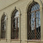 Фото №4 Оконные решетки с элементами ковки
