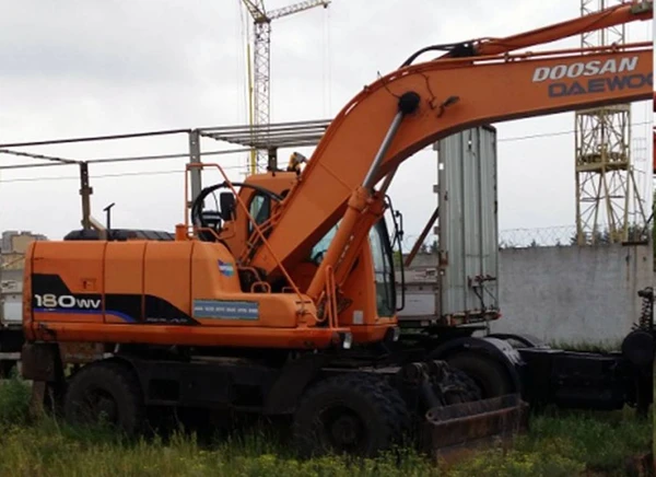 Фото Экскаватор Doosan-Daewoo S180W 2005г