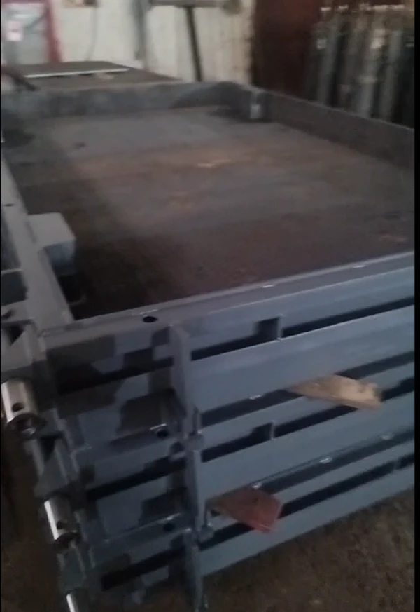 Фото Форма дорожной плиты размеров 3х1,75 м.