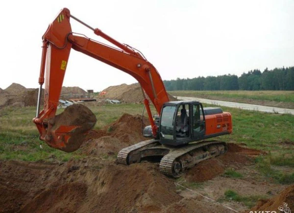 Фото Аренда гусеничного экскаватора Hitachi EX330