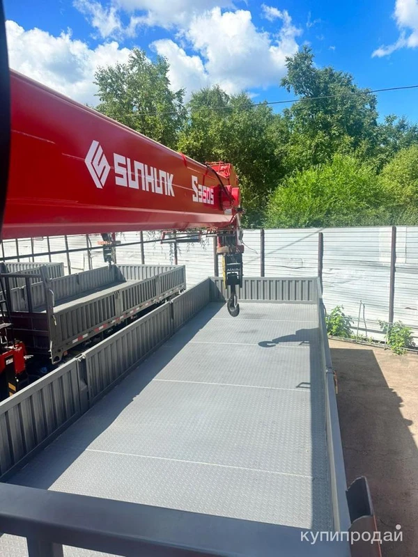 Фото Автомобиль бортовой HOWO T5G, КМУ 14 тонн SUNHUNK S3505