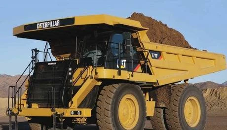 Фото Карьерный самосвал caterpillar