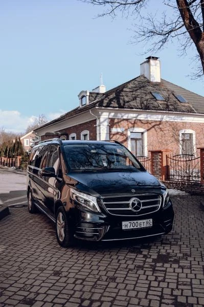 Фото Аренда авто с водителем Мерседес V-Class (VIР) минивэн