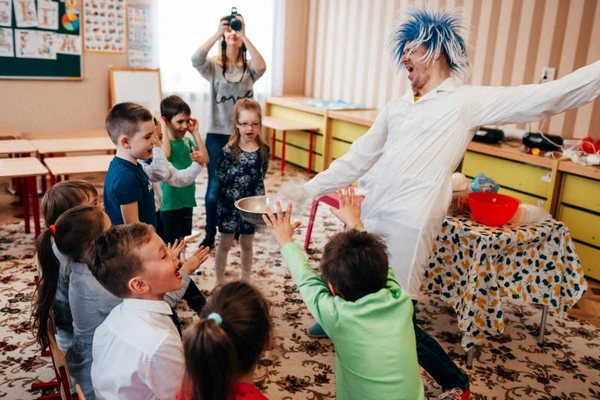 Фото Крио-шоу на детский праздник. Аниматоры.