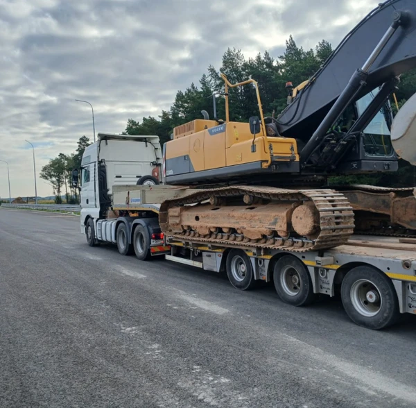 Фото Грузоперевозки по России и международные перевозки
