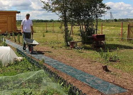 Фото Пластиковые плитки для быстрой сборки садовых дорожек