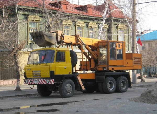 Фото Экскаватор УДС на шасси Татра-815