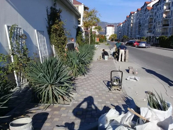 Фото Укладка тротуарной плитки 