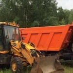 Услуги самосвала и экскаватора погрузчика JCB