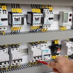 Электрик СПб: работы с «с нуля и под ключ»