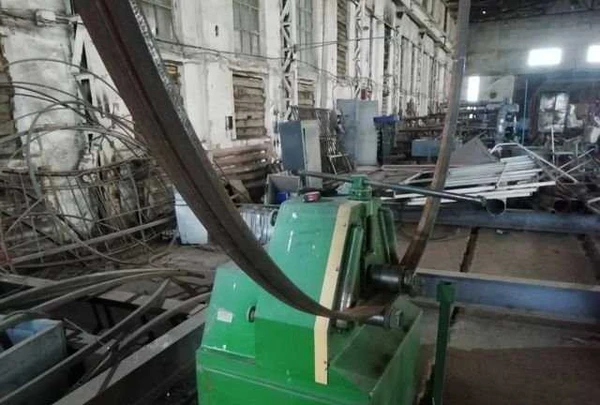 Фото Дуги для теплицы гибка трубы листа