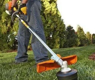 Фото Покос травы, бурьяна. Спил деревьев на участке