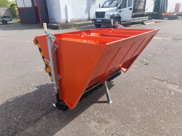 Фото Точное распределение песка: Вибропескоразбрасыватель.