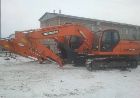 Фото Экскаватор гусеничный doosan dx225lca