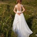 Фото №4 Изящное свадебное платье А-силуэта со шлейфом