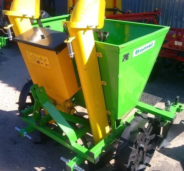 Картофелесажалка 2х-рядная с подкормкой D-POL