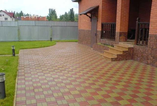 Фото Укладка тротуарной плитки
