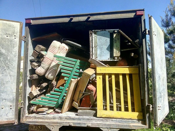 Фото Вывоз старой мебели из квартиры