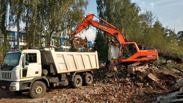 Фото Вывоз строительного мусора| Грунт, бой, скол, снег