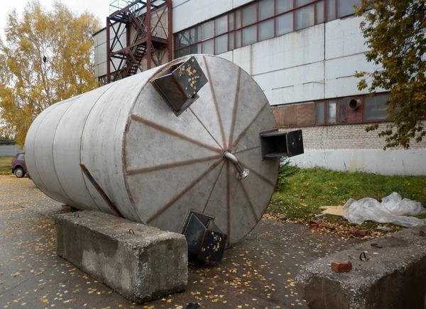 Фото Резервуар из нержавеющей стали