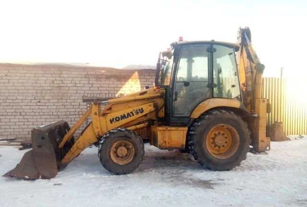 Фото Аренда экскаватора-погрузчика Komatsu WB93R-5