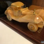 Фото №2 Сувенирное изделие "Автомобиль Мерседес" из натурального камня Селенит