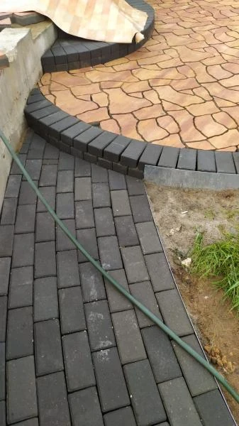 Фото Укладка тротуарной плитки