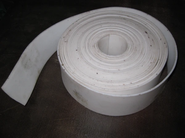 Фото Фторопластовая Полоса толщ. 3 мм ширина 60 мм