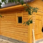 Бригада строит деревянные бани под ключ