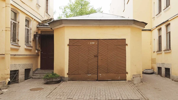 Фото Сдам в субаренду теплый капитальный гараж 25 кв.м на Невском проспекте