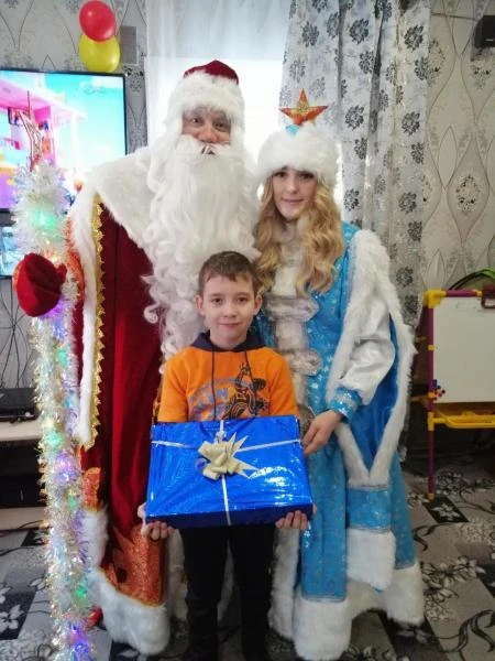 Фото Дед мороз и Снегурочка.