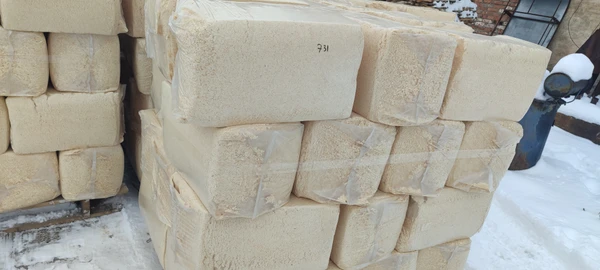 Фото Древесная  стружка в брикетах