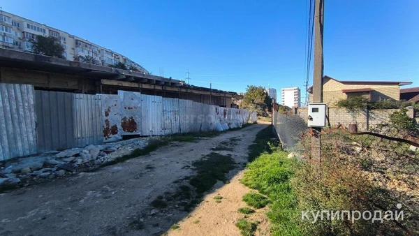 Лот 74475 В продаже участок с небольшим уклоном.