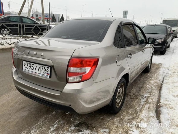 Фото ВАЗ Granta, 2021