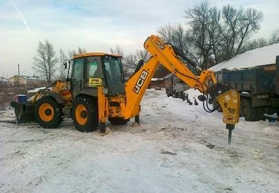 Фото Аренда экскаватора погрузчика JCB 5CX. Есть гидромолот.