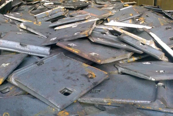 Фото Подкладка Д18 ГОСТ 8142-89 для узкоколейных рельс Р18 бу предлагаем к отгрузке