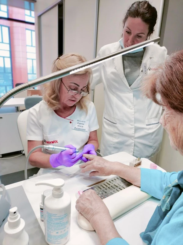 Фото Базовый курс маникюра