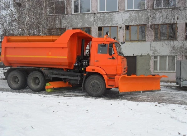 Фото Снегоочистительный городской отвал с резиновыми ножами