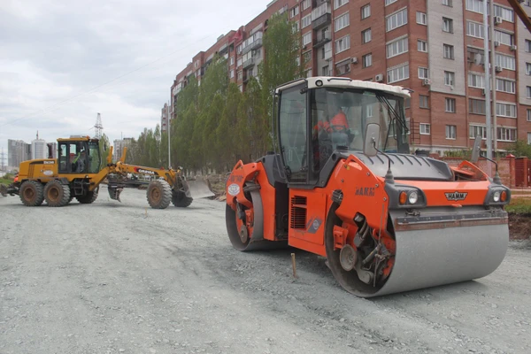 Фото Аренда асфальтового катка 14 тонн Hamm HD 140 VV