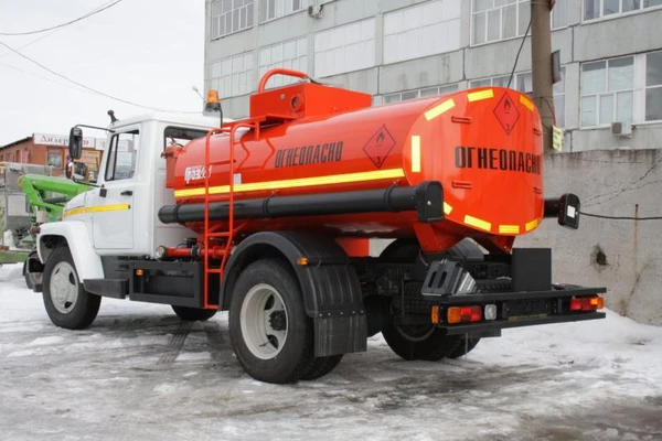 Фото ТОПЛИВОЗАПРАВЩИК